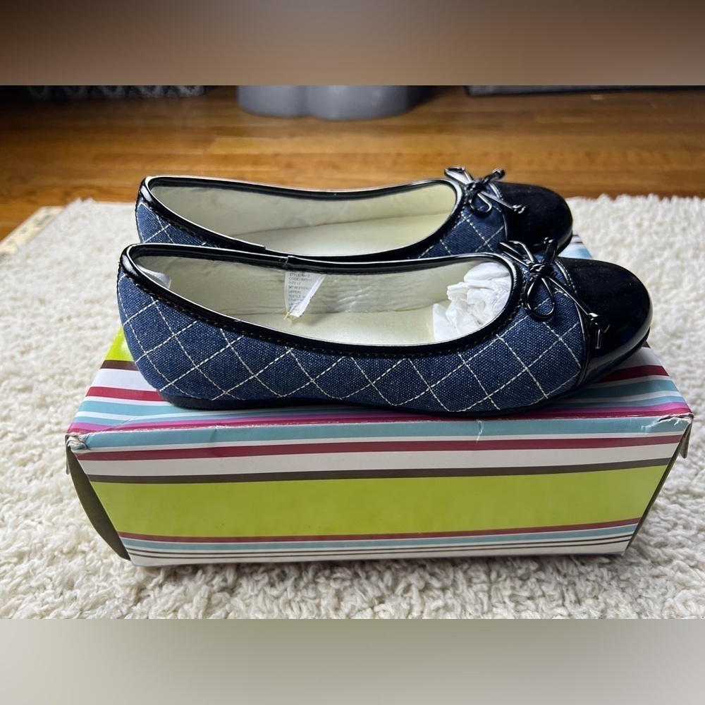 Girls L'Amour size 2 Denim Flats NEW - Picture 6 of 9